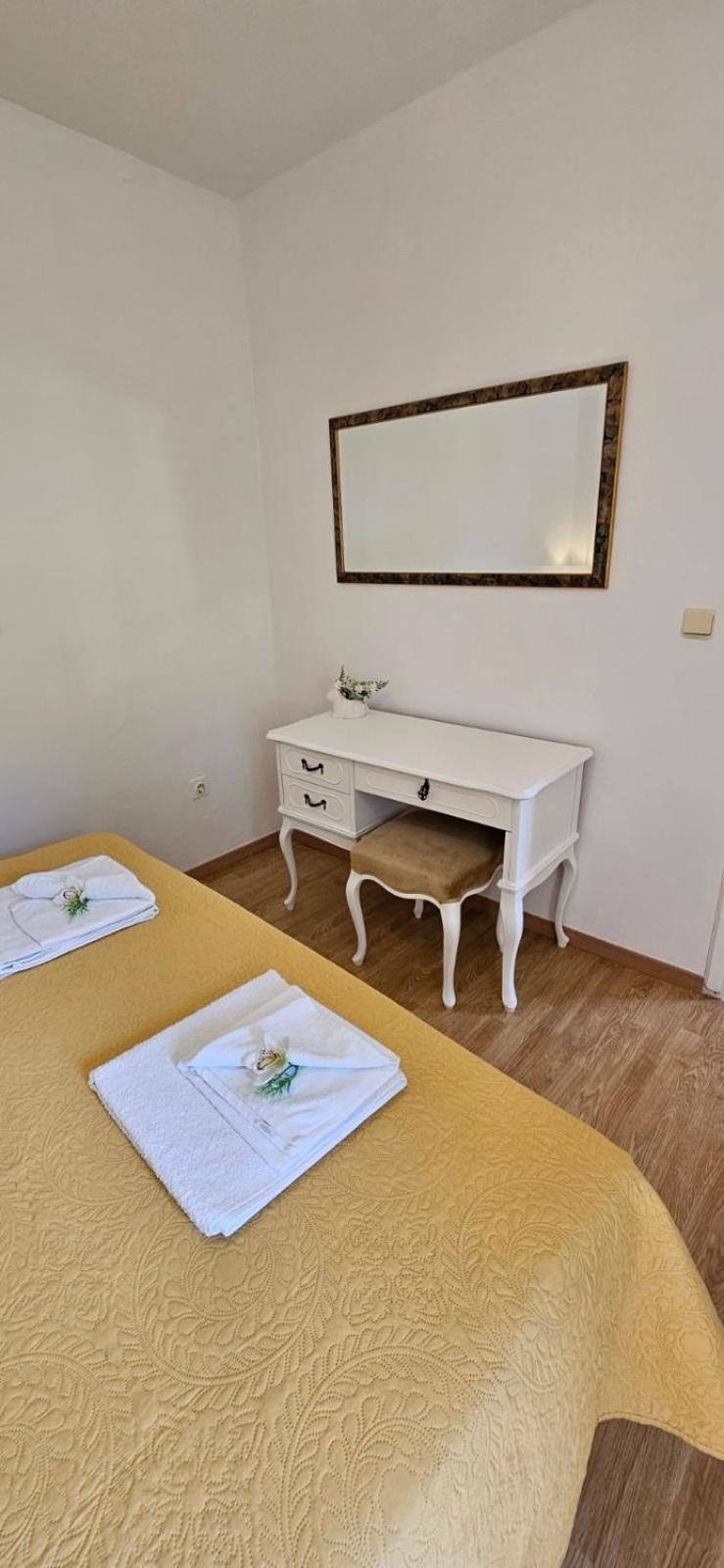 Apartments Afrodita دوبروفينك الغرفة الصورة